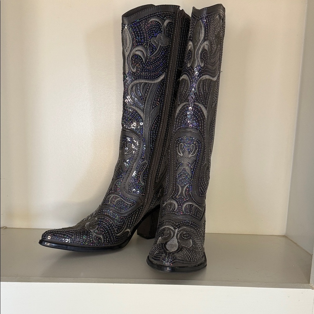 Chic Black and Silver Women's Heeled Boots